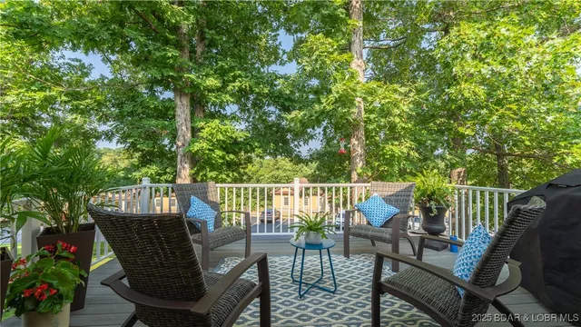 $485,000 | 37 Via Da Contro, Sunrise Beach, MO 65079