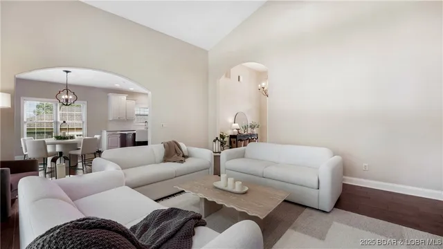 $485,000 | 37 Via Da Contro, Sunrise Beach, MO 65079