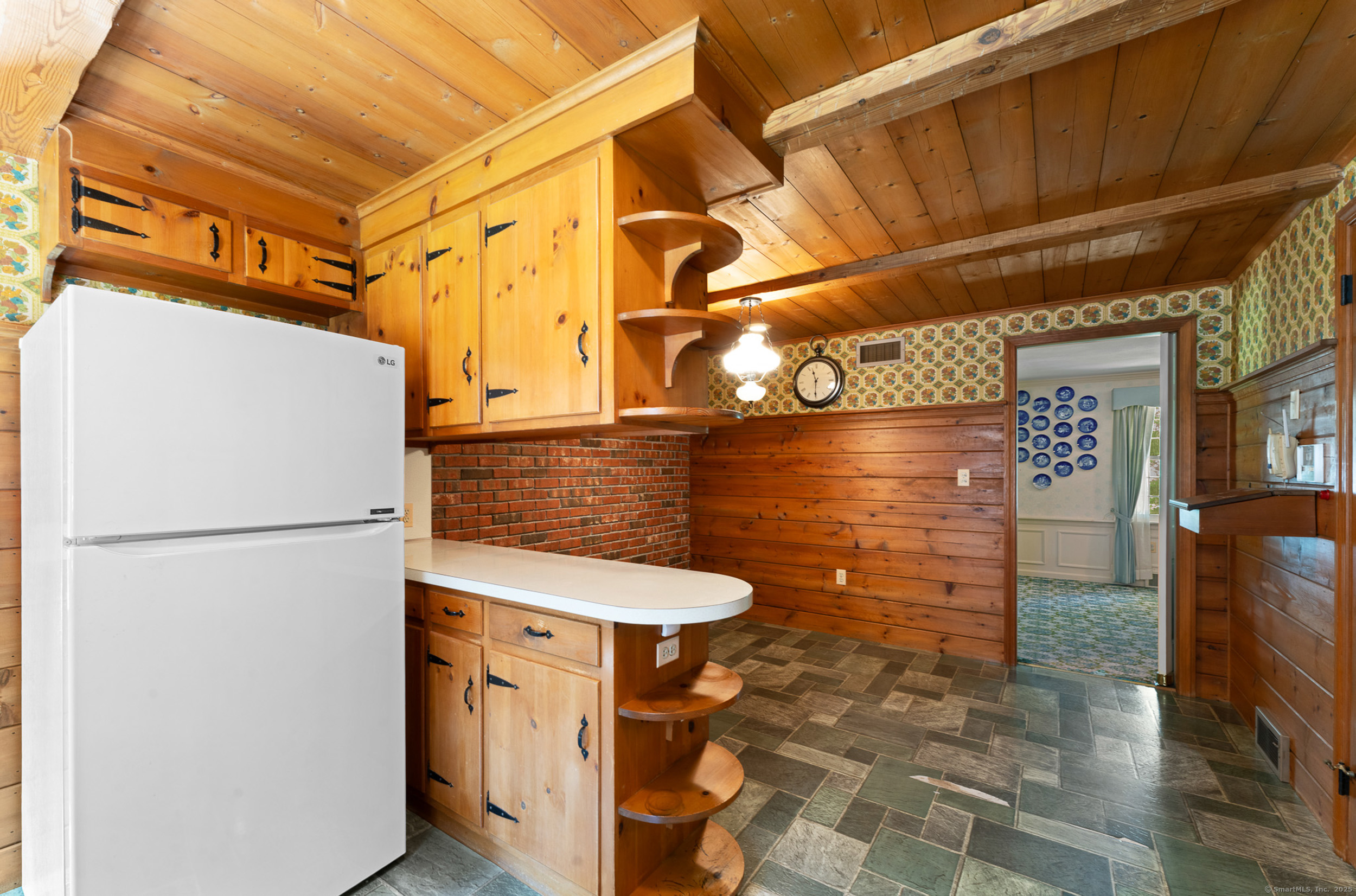 43 Jamestown Road Somers, CT 06071 - Photo 16 of 42