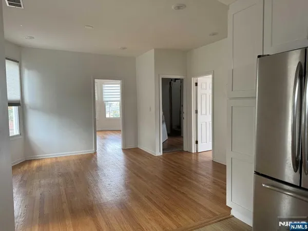 $2,800 | 143 West 2nd Street, Unit 2, Clifton, NJ 07011