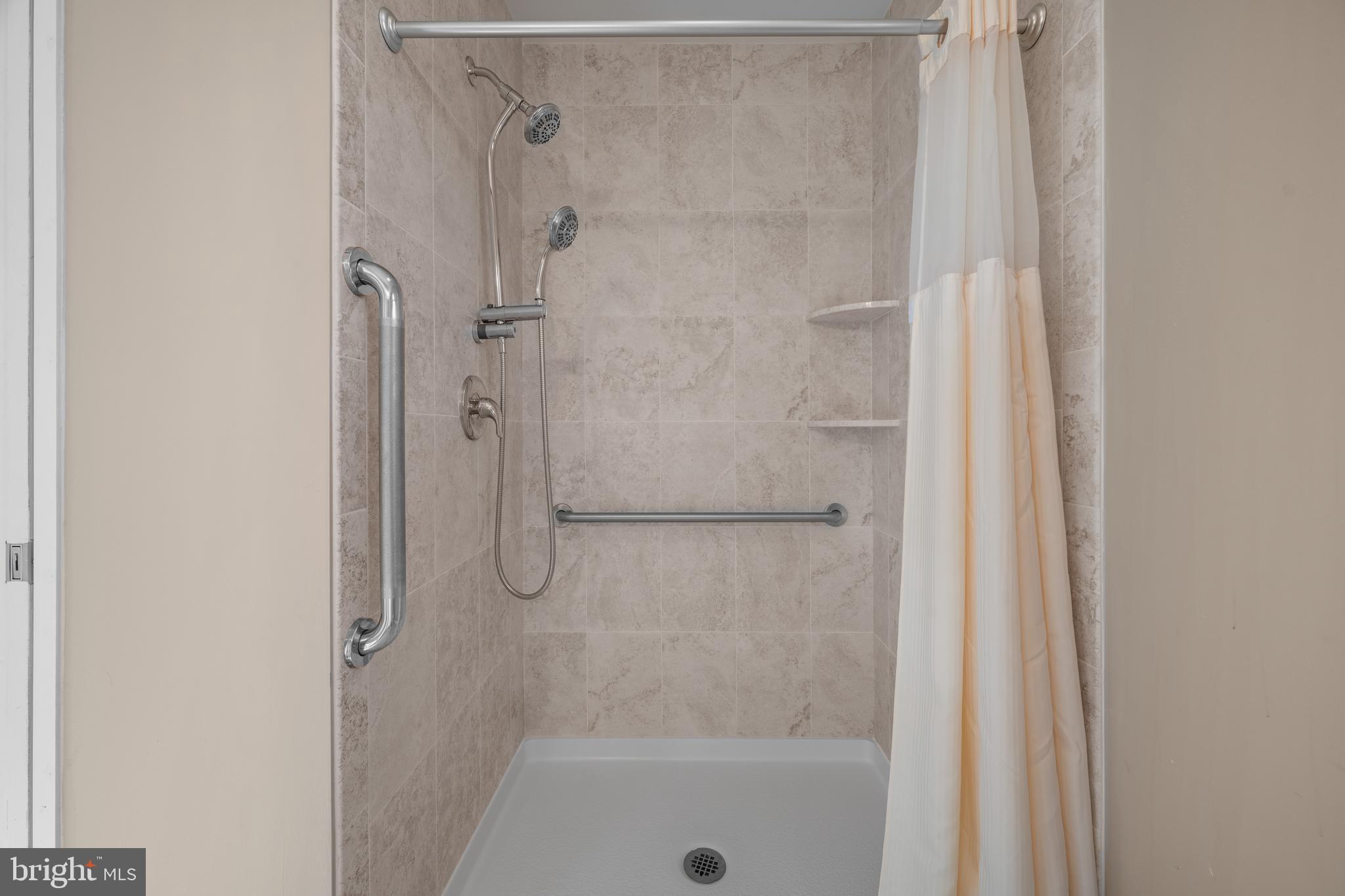 1 Hickory Circle Sewell, NJ 08080 - Photo 20 of 27 Master Bath