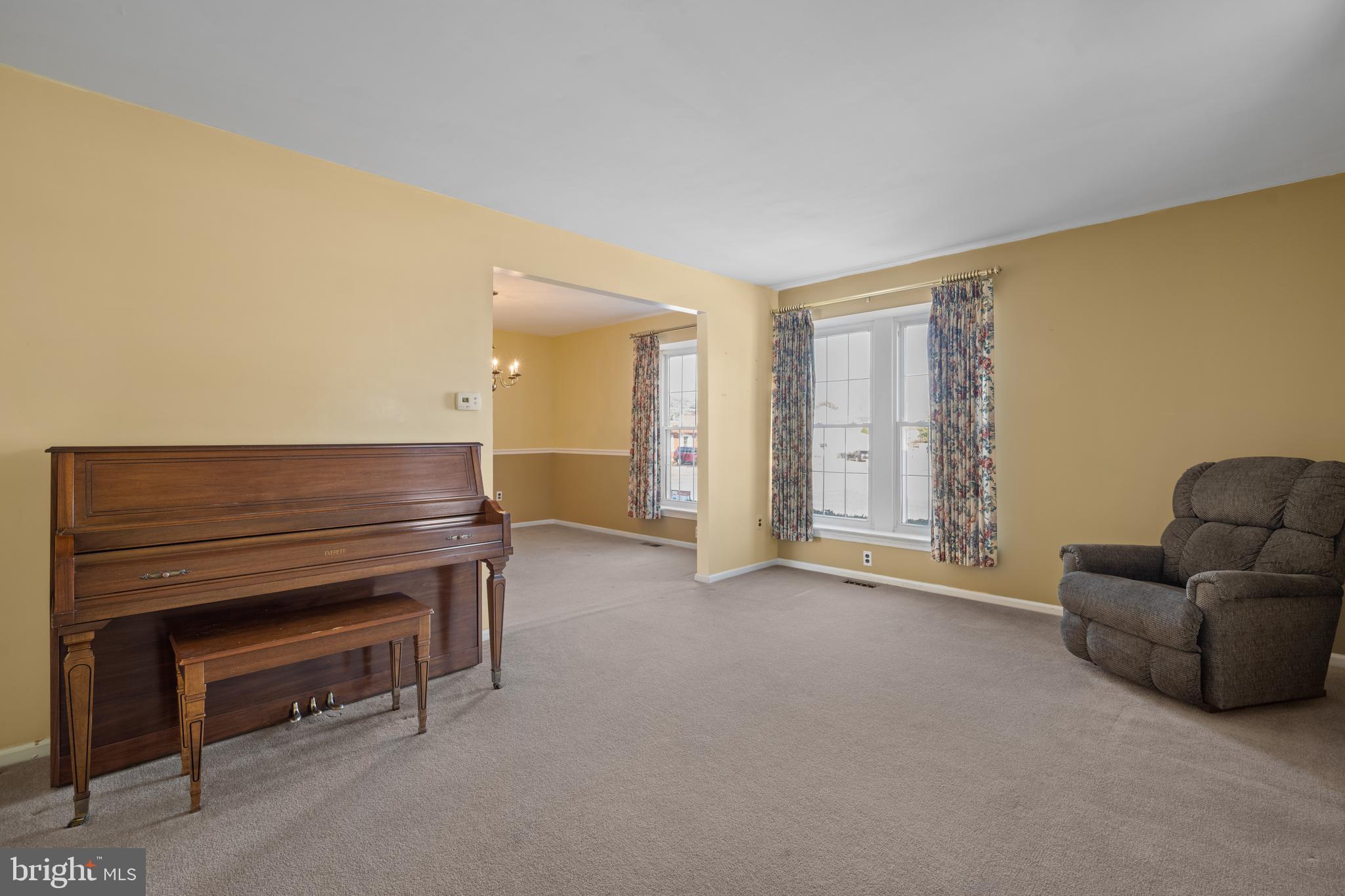 1 Hickory Circle Sewell, NJ 08080 - Photo 5 of 27 Living Room