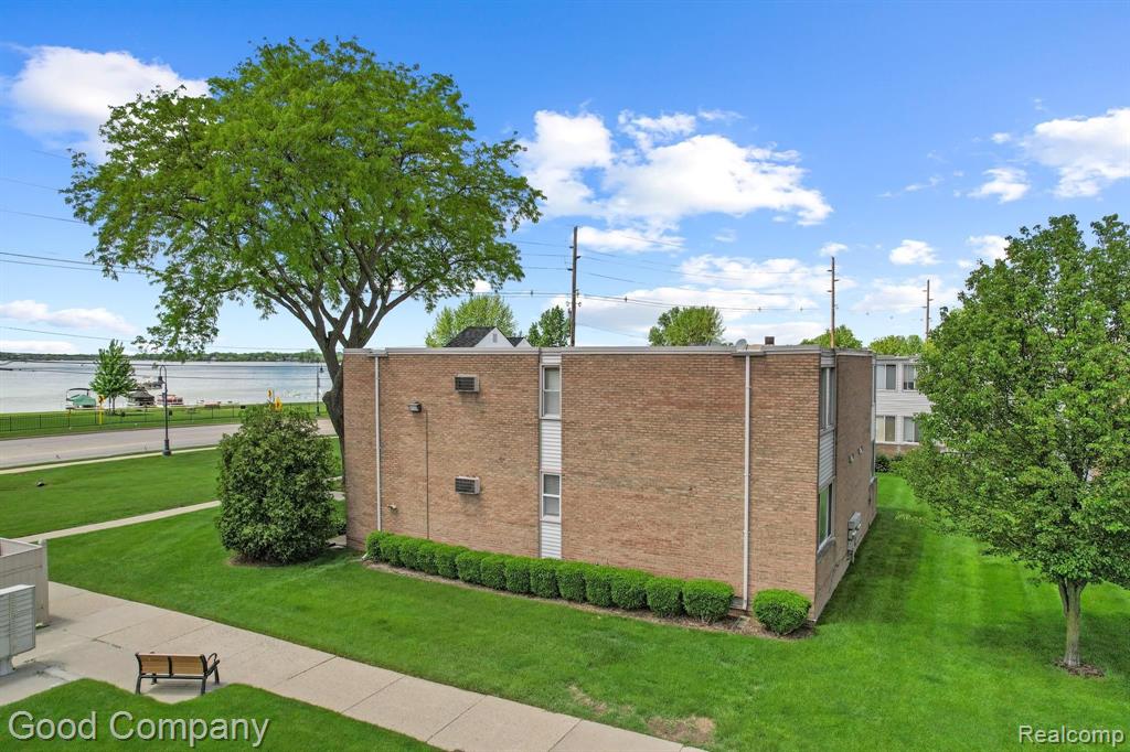 1673 Cass Lake Road, Unit D Keego Harbor, MI 48320 - Photo 5 of 29