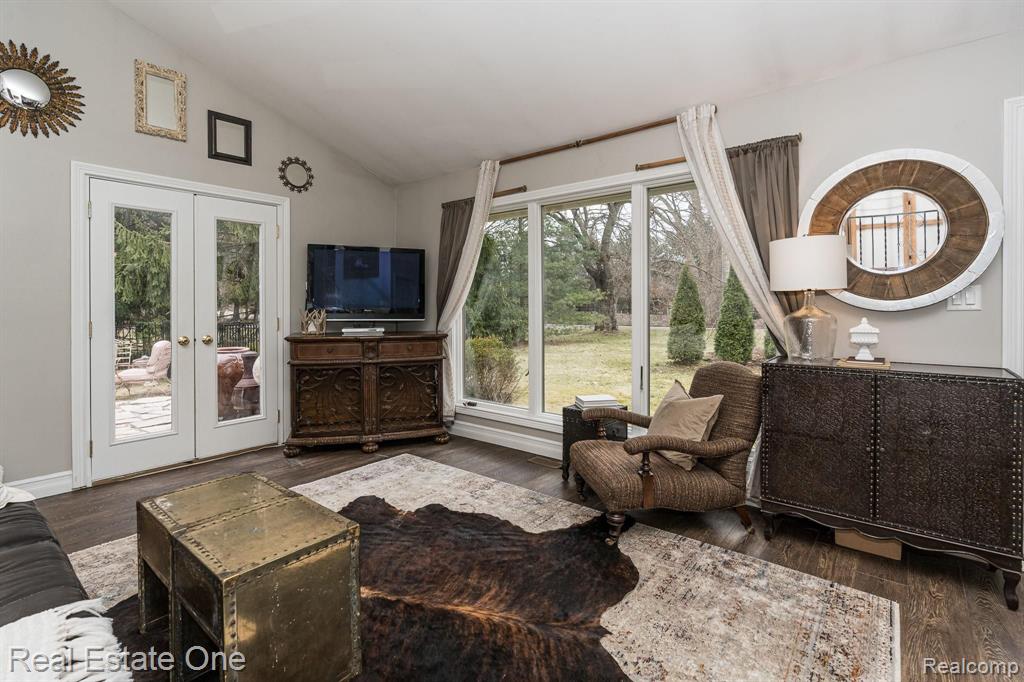 697 Romeo Road Rochester, MI 48307 - Photo 9 of 22