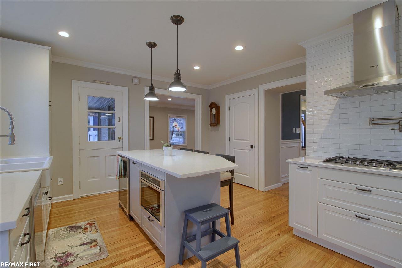 848 Cadieux Road Grosse Pointe, MI 48230 - Photo 13 of 34 31374891-12.JPG