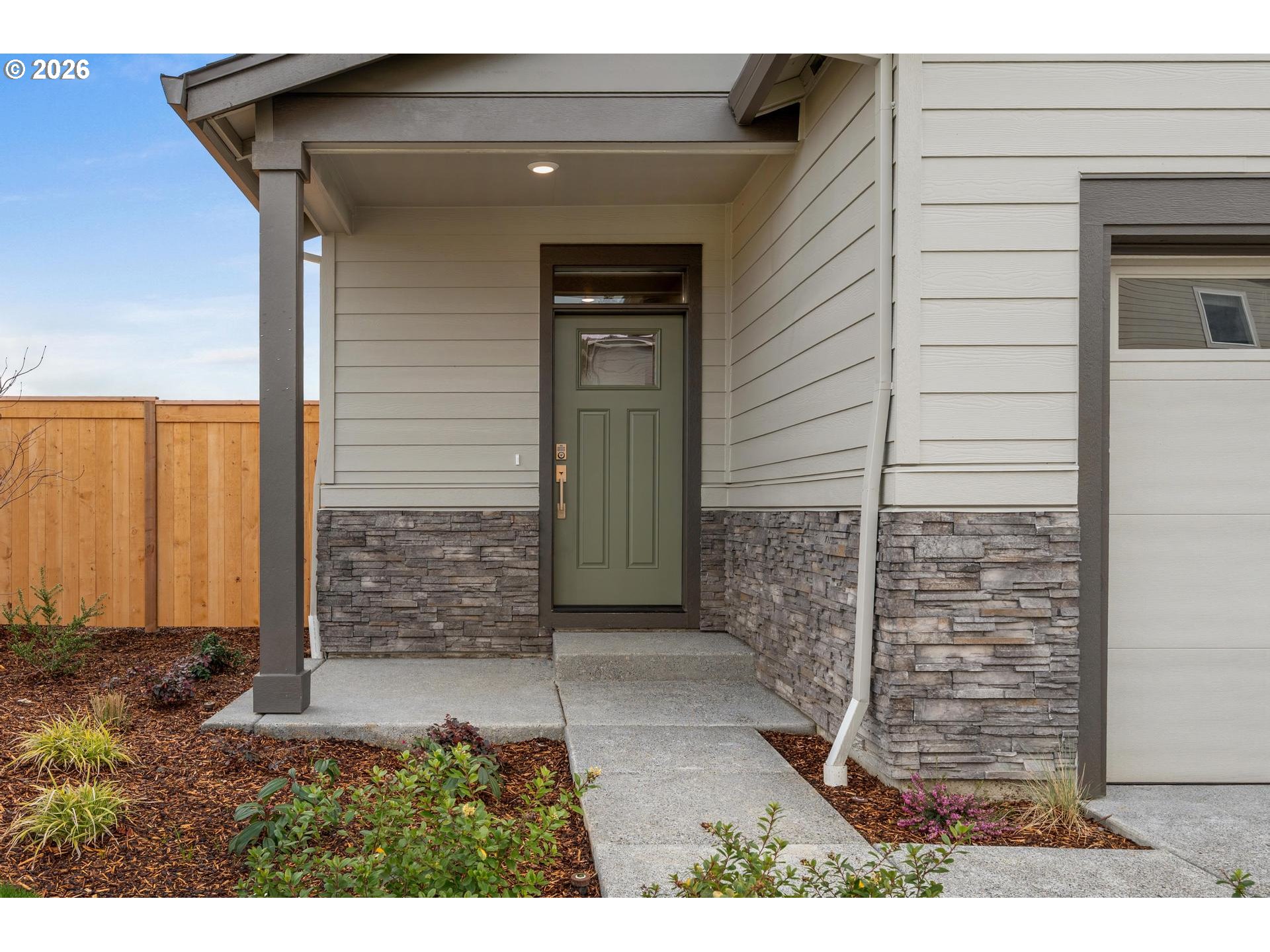 9212 Southeast Azalea Street Happy Valley, OR 97086 - Photo 6 of 48 Entrance/Foyer