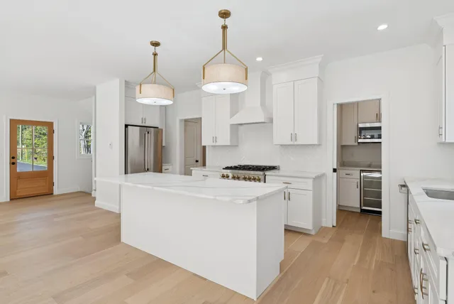 $949,000 | 8 Statler Lane, Freeport, ME 04032