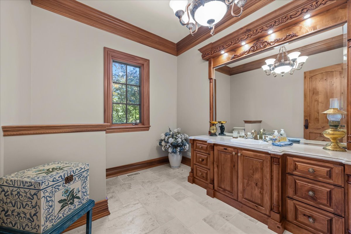 33W551 Hub Road Wayne, IL 60184 - Photo 28 of 62 Gallery Image 28