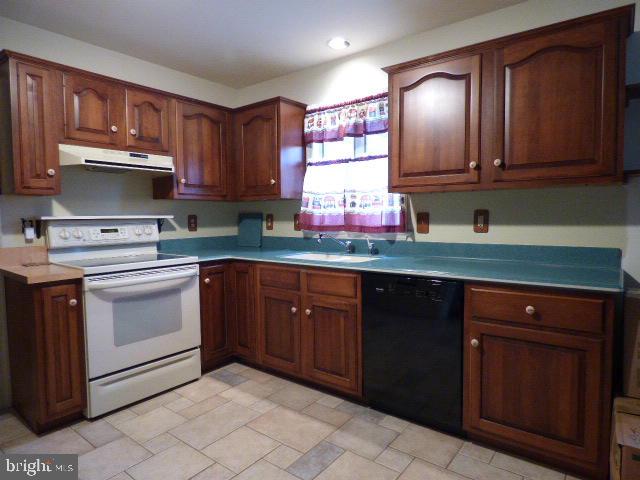 35 Edgewood Drive Lititz, PA 17543 - Photo 8 of 29