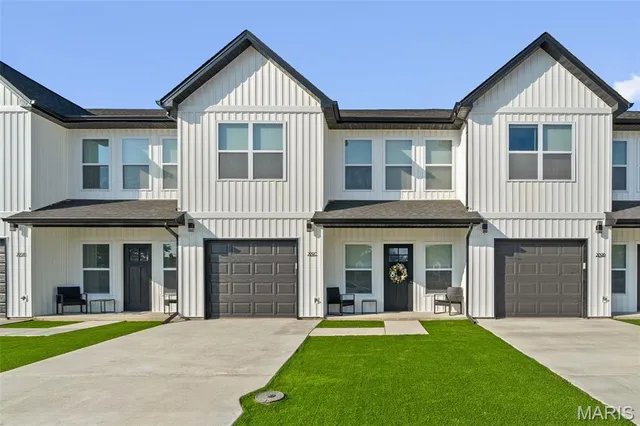 $330,000 | 101 Stacey Place, Unit A, Jonesburg, MO 63351