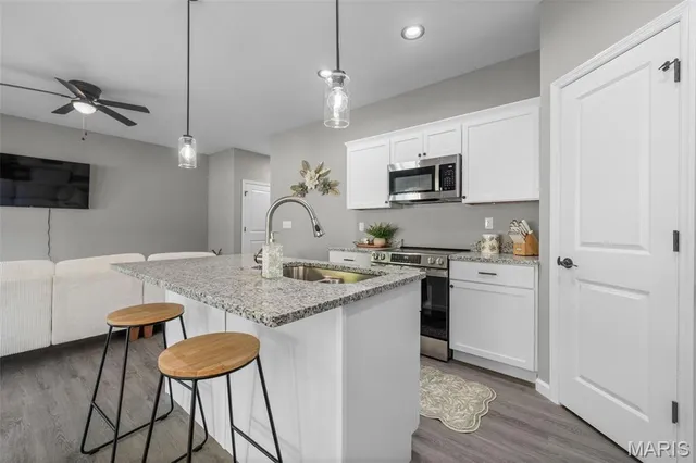 $330,000 | 101 Stacey Place, Unit A, Jonesburg, MO 63351