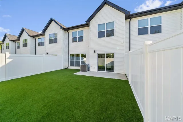 $330,000 | 101 Stacey Place, Unit A, Jonesburg, MO 63351