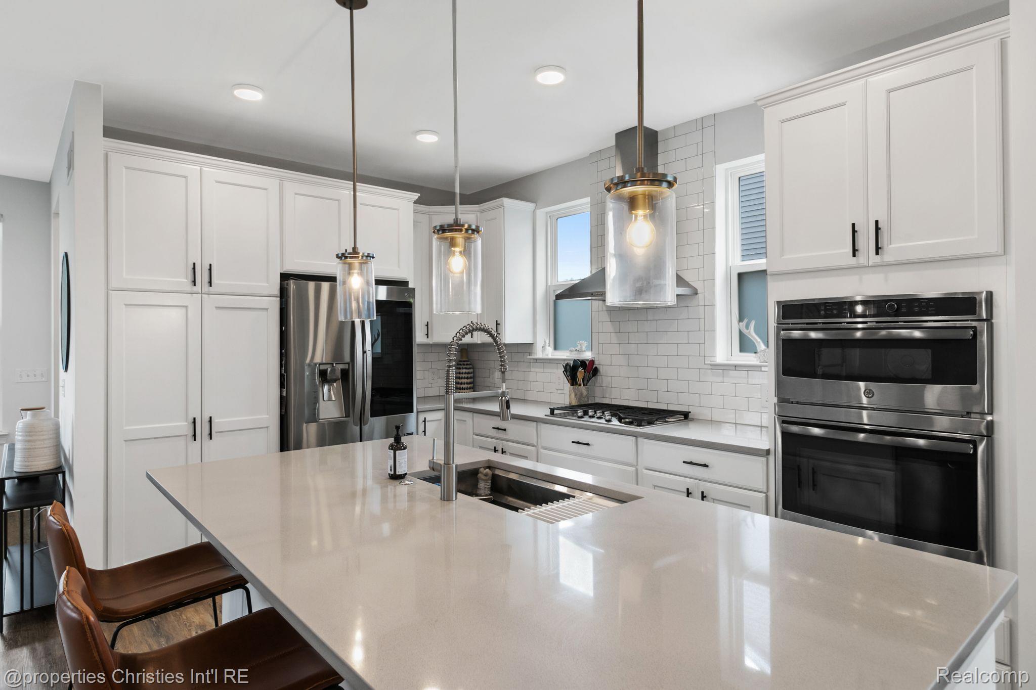 2561 Massoit Road Royal Oak, MI 48073 - Photo 8 of 34 Gallery Image 8