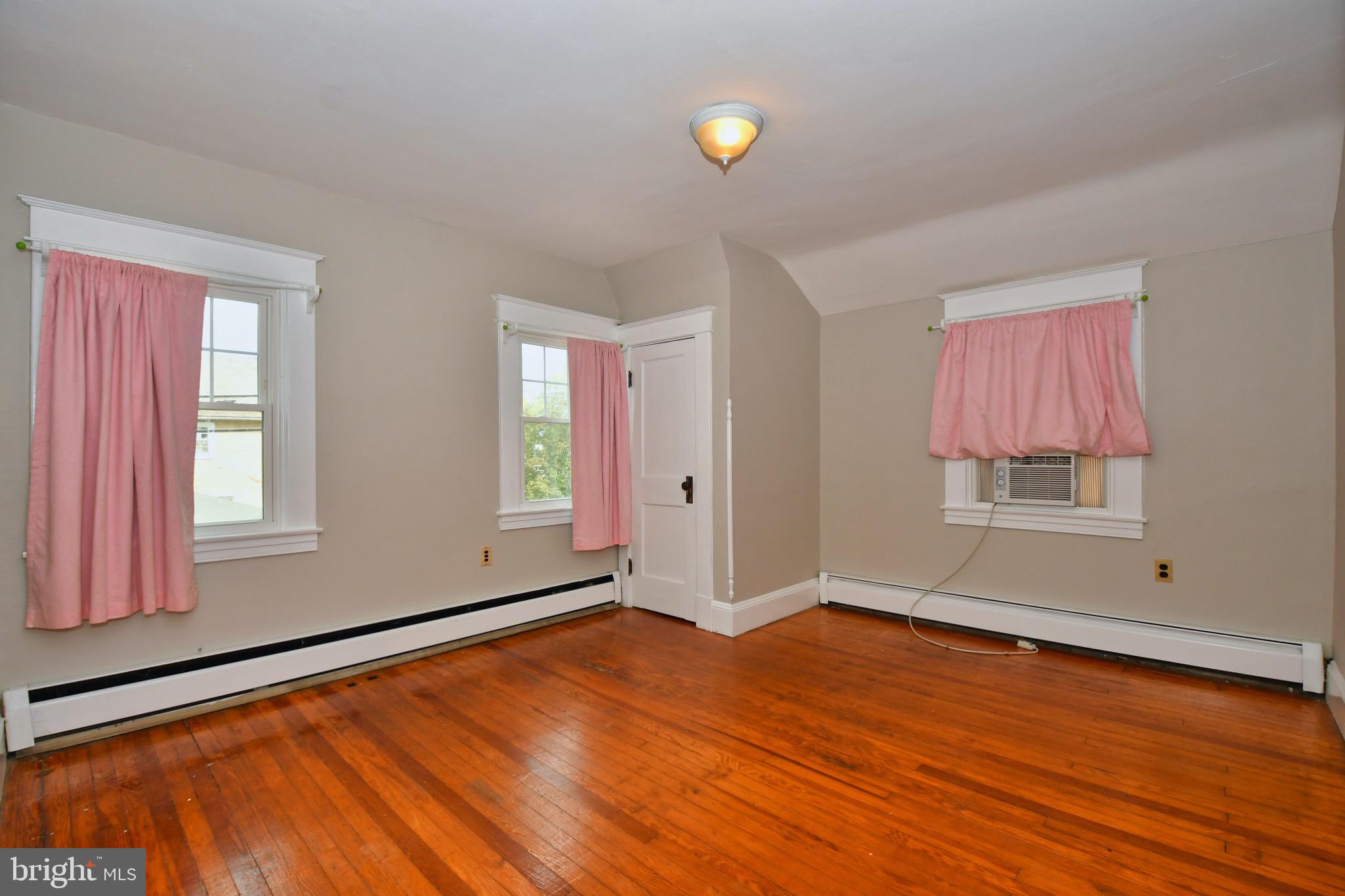 58 Broadship Road Baltimore, MD 21222 - Photo 18 of 40 Bedroom 1