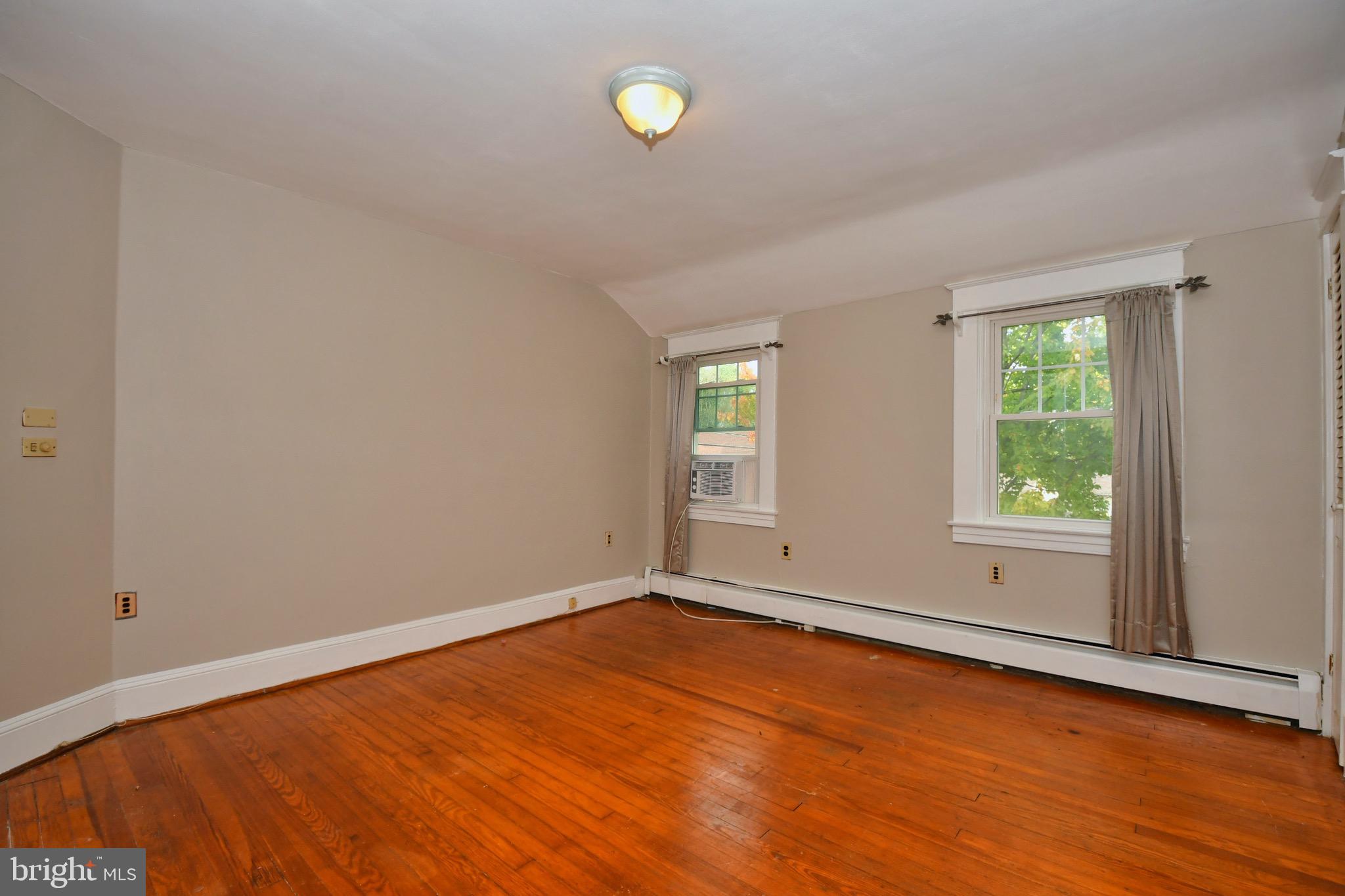 58 Broadship Road Baltimore, MD 21222 - Photo 22 of 40 Bedroom 2