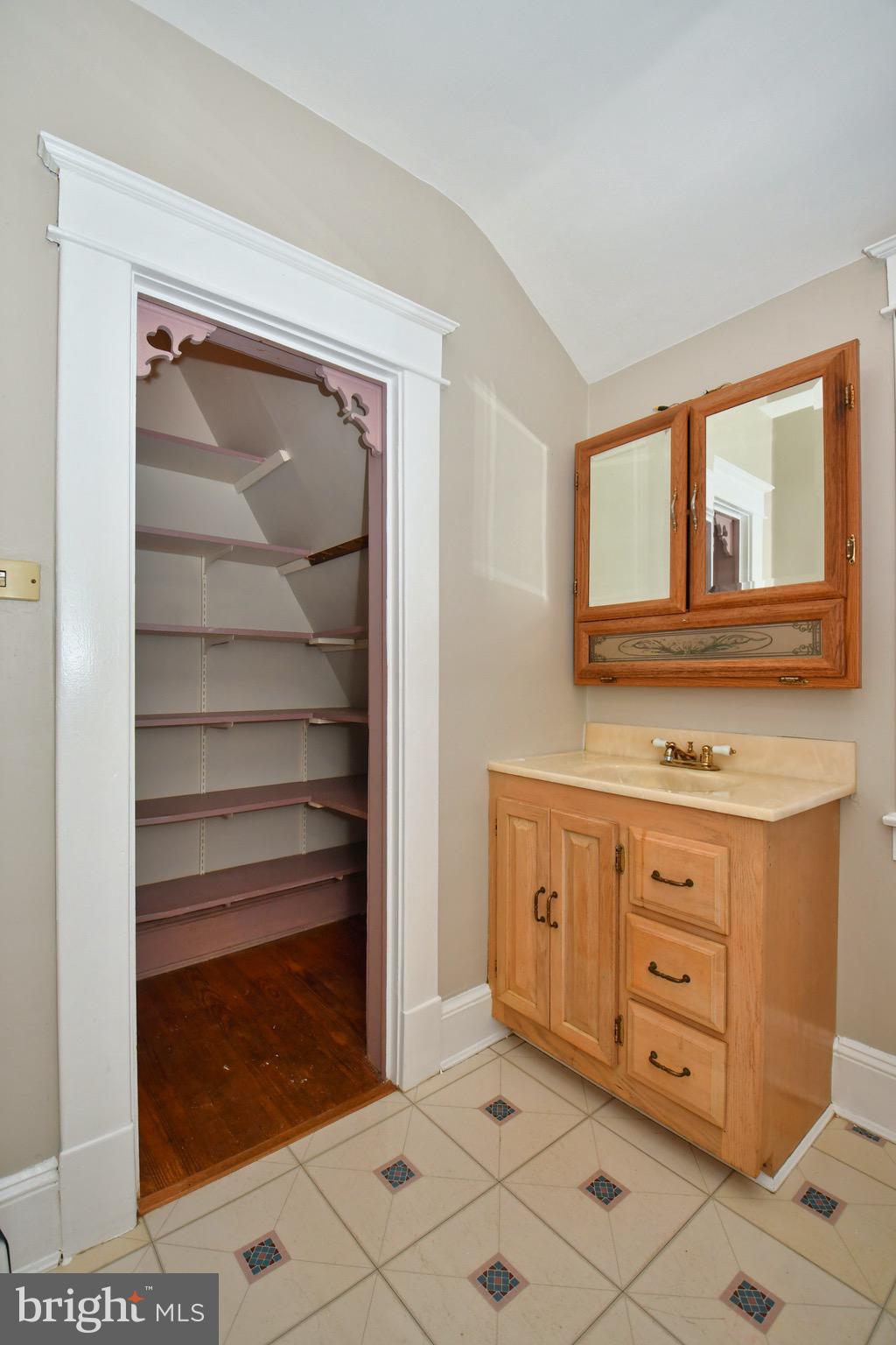 58 Broadship Road Baltimore, MD 21222 - Photo 24 of 40 2nd level hall bath
