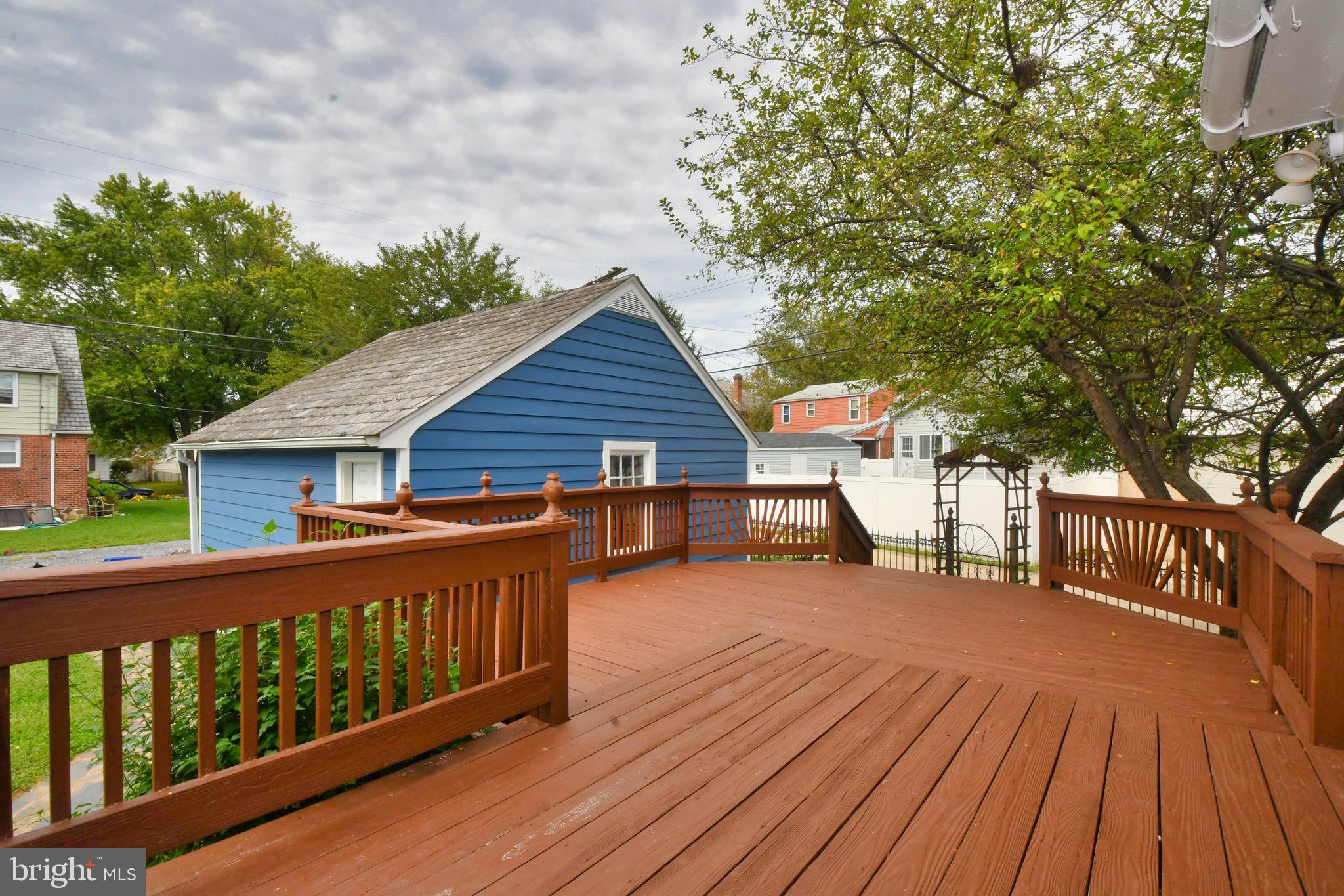 58 Broadship Road Baltimore, MD 21222 - Photo 32 of 40 Large deck for entertaining
