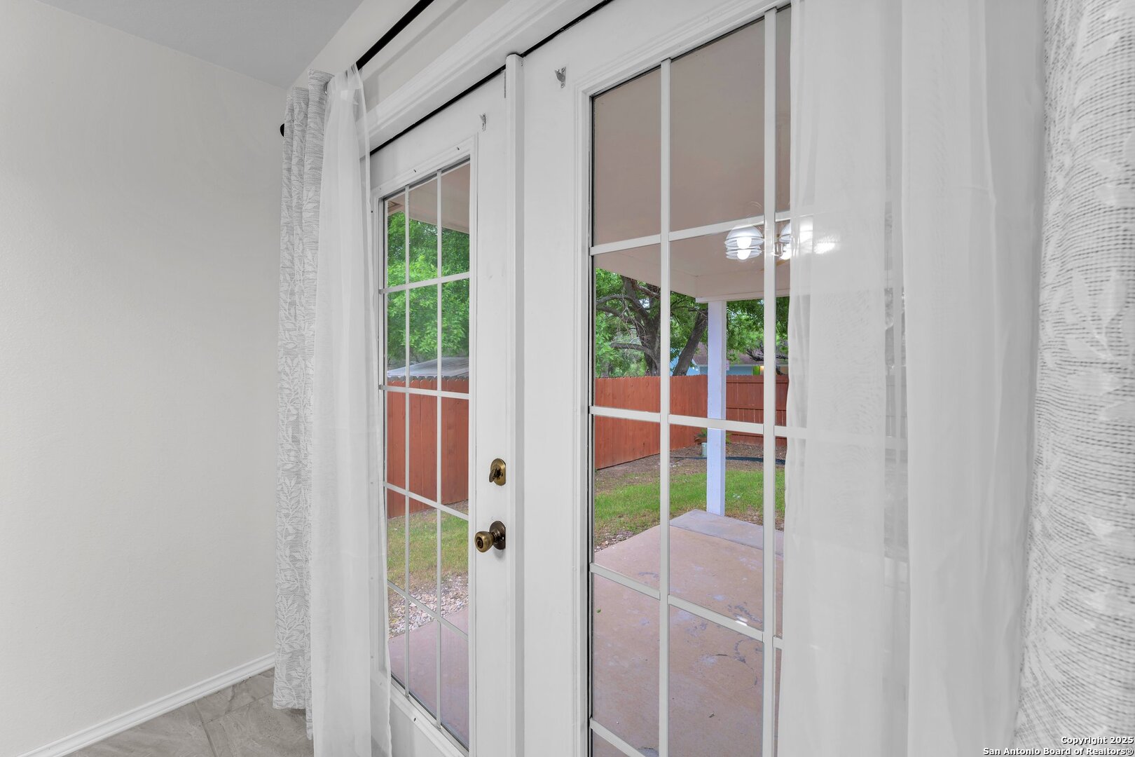 15515 Spring Summit San Antonio, TX 78247 - Photo 19 of 36 a view of an entryway