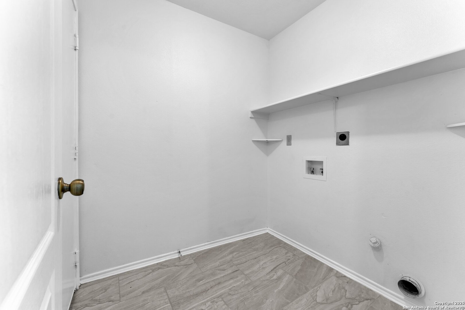 15515 Spring Summit San Antonio, TX 78247 - Photo 21 of 36 a view of bathroom