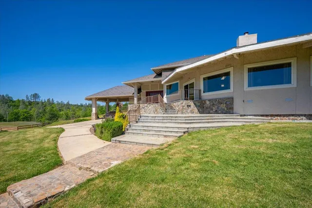 a view of a lush green field