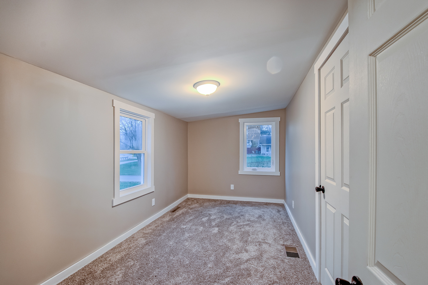 26769 North Genesee Street Wauconda, IL 60084 - Photo 8 of 16 an empty room with windows