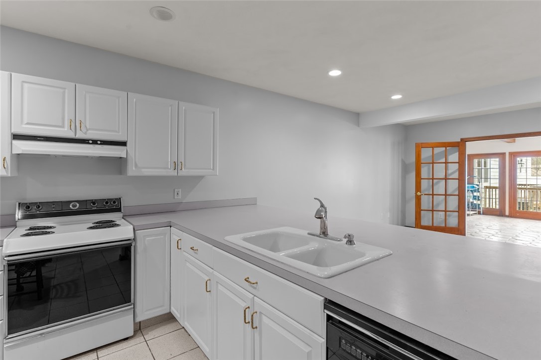 385 Olney Arnold Road Cranston, RI 02921 - Photo 12 of 50 Gallery Image 12