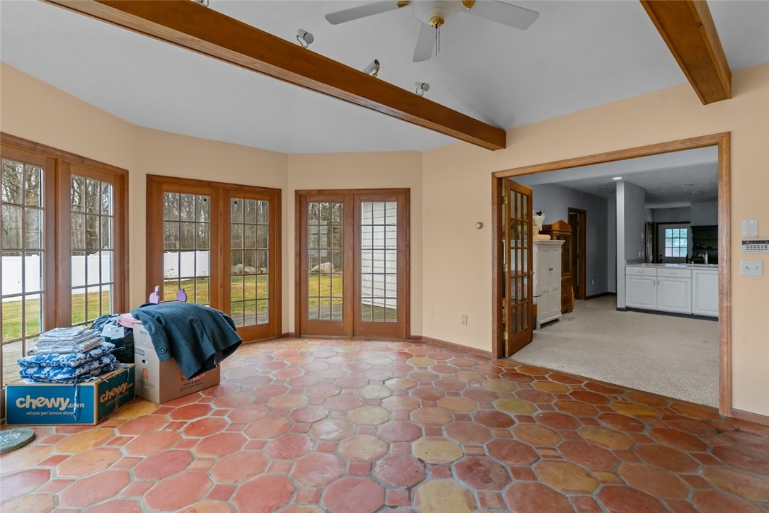 385 Olney Arnold Road Cranston, RI 02921 - Photo 18 of 50 Gallery Image 18