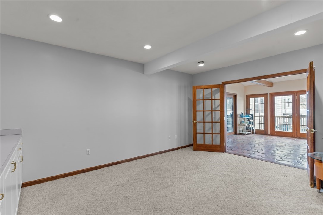 385 Olney Arnold Road Cranston, RI 02921 - Photo 5 of 50 Gallery Image 5