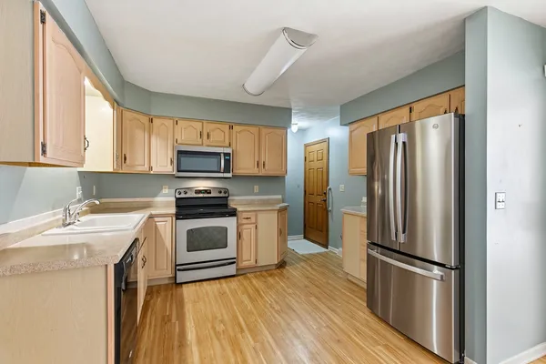 $179,900 | 4704 9th Street, Unit 2, East Moline, IL 61244