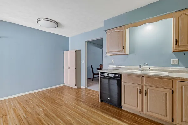 $179,900 | 4704 9th Street, Unit 2, East Moline, IL 61244