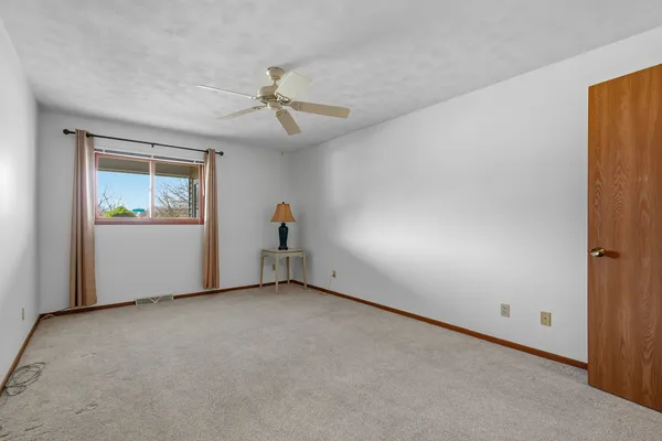 $179,900 | 4704 9th Street, Unit 2, East Moline, IL 61244