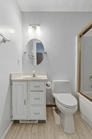 $179,900 | 4704 9th Street, Unit 2, East Moline, IL 61244