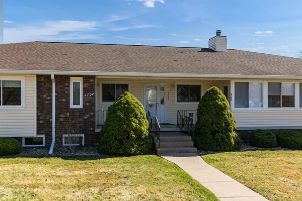 $179,900 | 4704 9th Street, Unit 2, East Moline, IL 61244