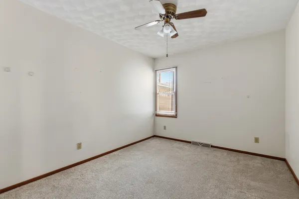 $179,900 | 4704 9th Street, Unit 2, East Moline, IL 61244
