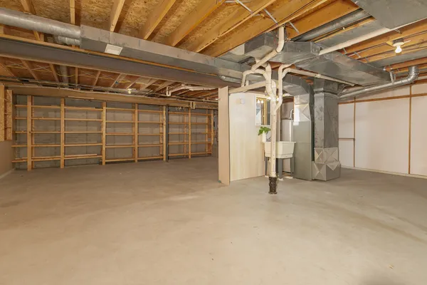 $179,900 | 4704 9th Street, Unit 2, East Moline, IL 61244