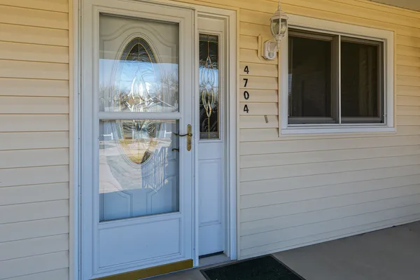 $179,900 | 4704 9th Street, Unit 2, East Moline, IL 61244