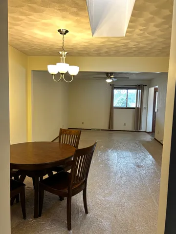 $189,900 | 4704 9th Street, Unit 2, East Moline, IL 61244