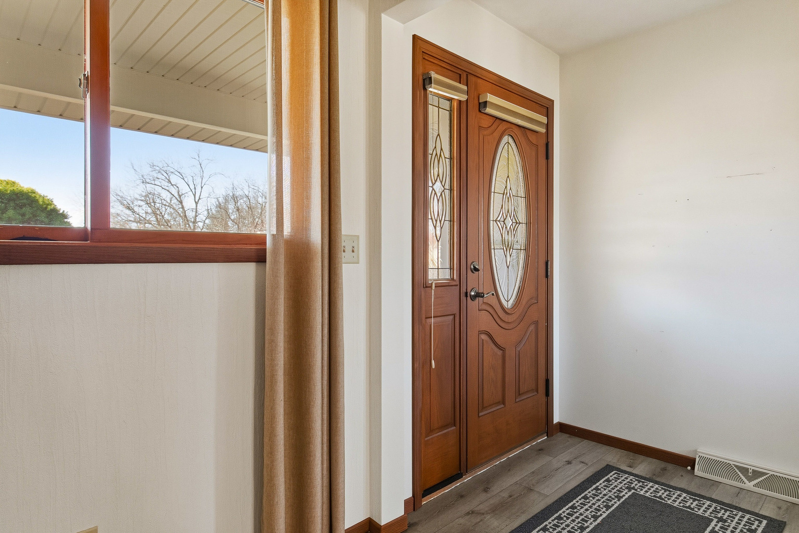 4704 9th Street, Unit 2 East Moline, IL 61244 - Photo 4 of 36