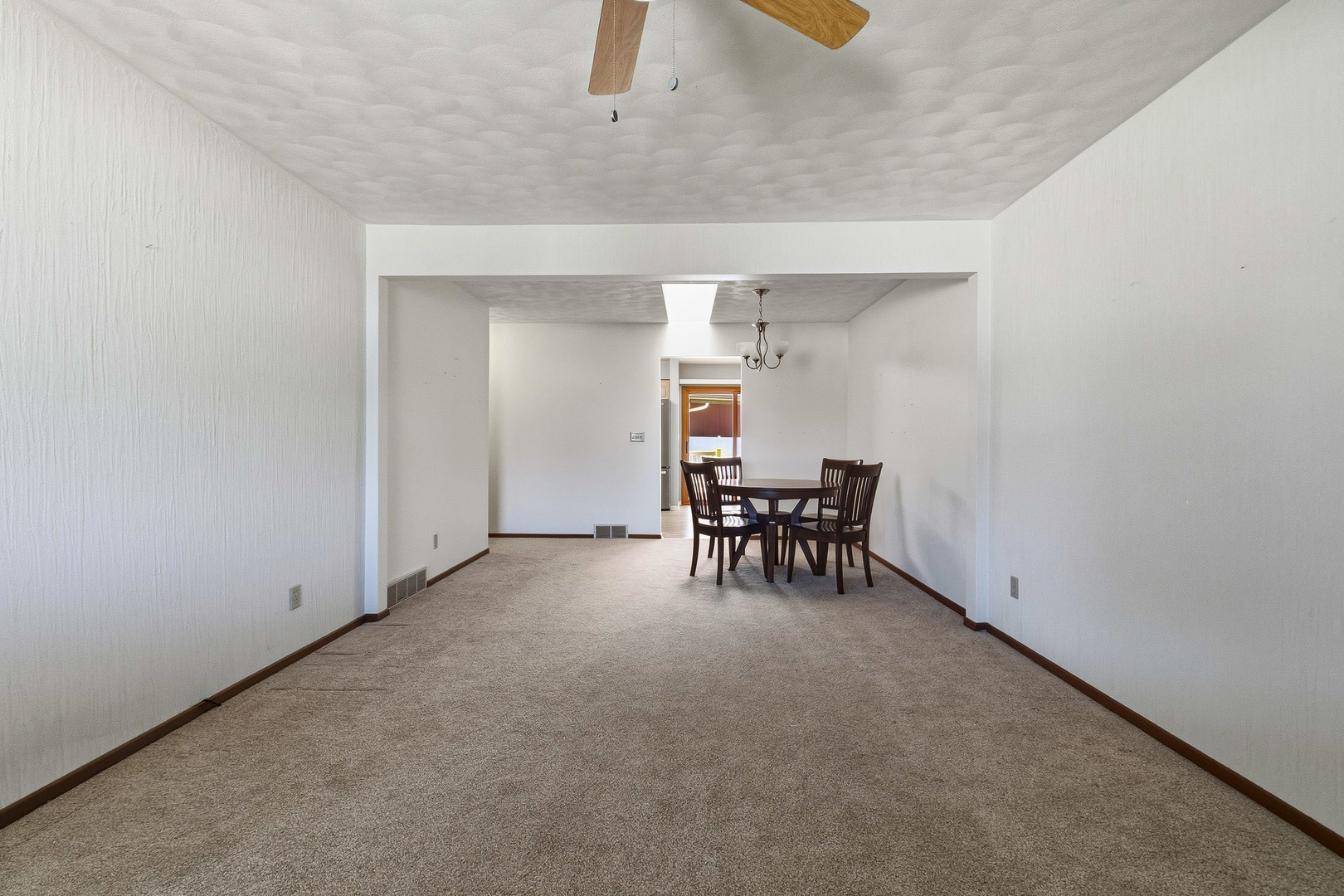 4704 9th Street, Unit 2 East Moline, IL 61244 - Photo 9 of 36