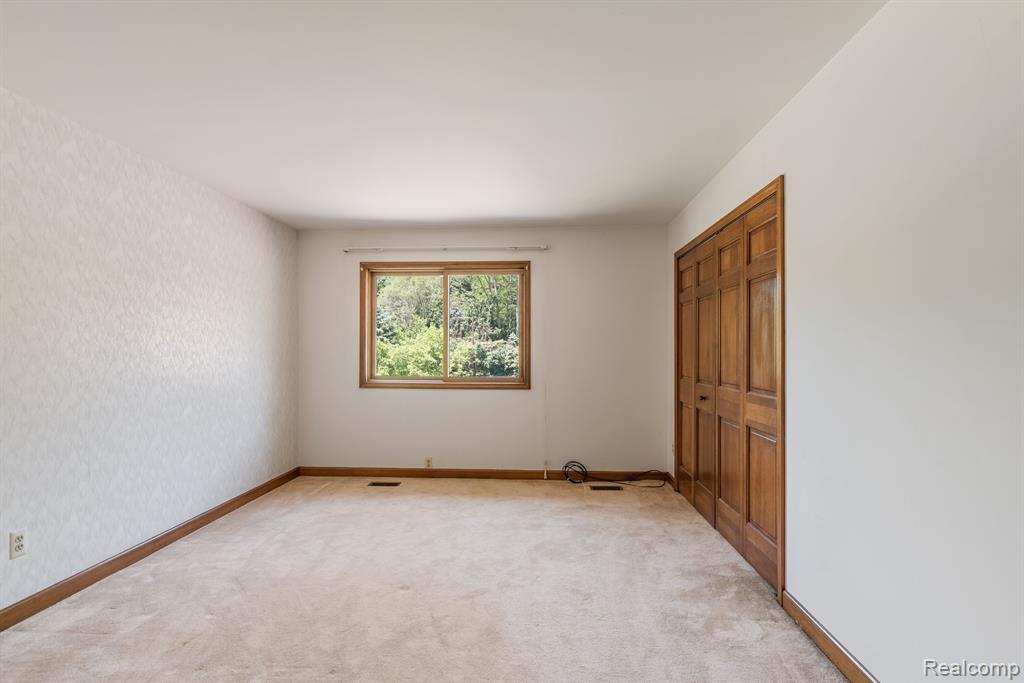 24660 Power Road Farmington Hills, MI 48336 - Photo 9 of 26 Gallery Image 9