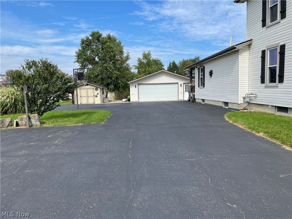 1040 East Calla Road Youngstown, OH 44514 - Photo 8 of 43 Gallery Image 8