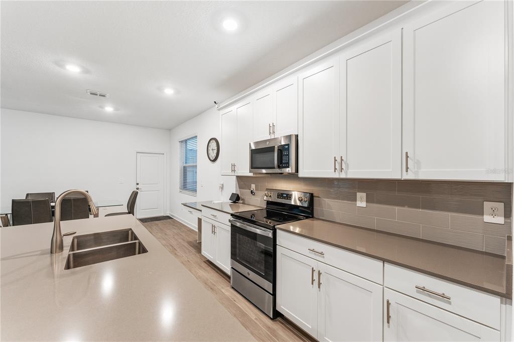 11836 Language Way Orlando, FL 32832 - Photo 6 of 35