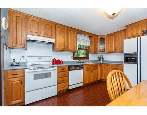 118 Horseshoe Road Dracut, MA 01826 - Photo 8 of 27 Gallery Image 8