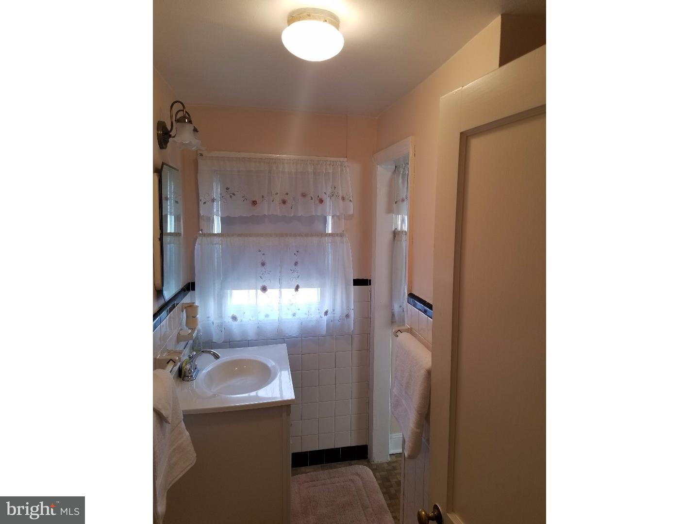 815 Laurel Road Yeadon, PA 19050 - Photo 16 of 21 Bathroom