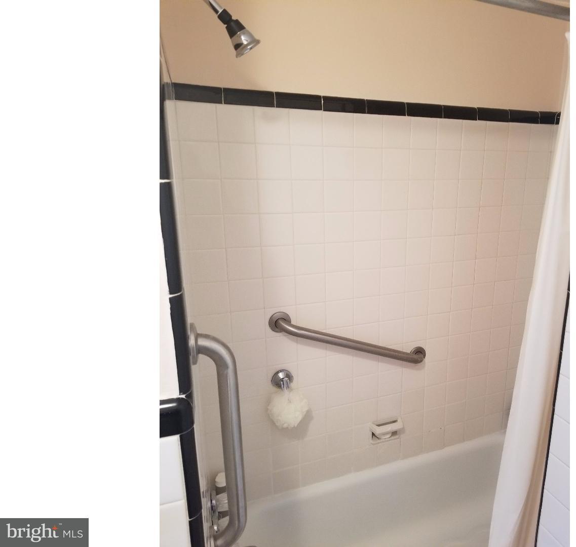 815 Laurel Road Yeadon, PA 19050 - Photo 17 of 21 Bathroom