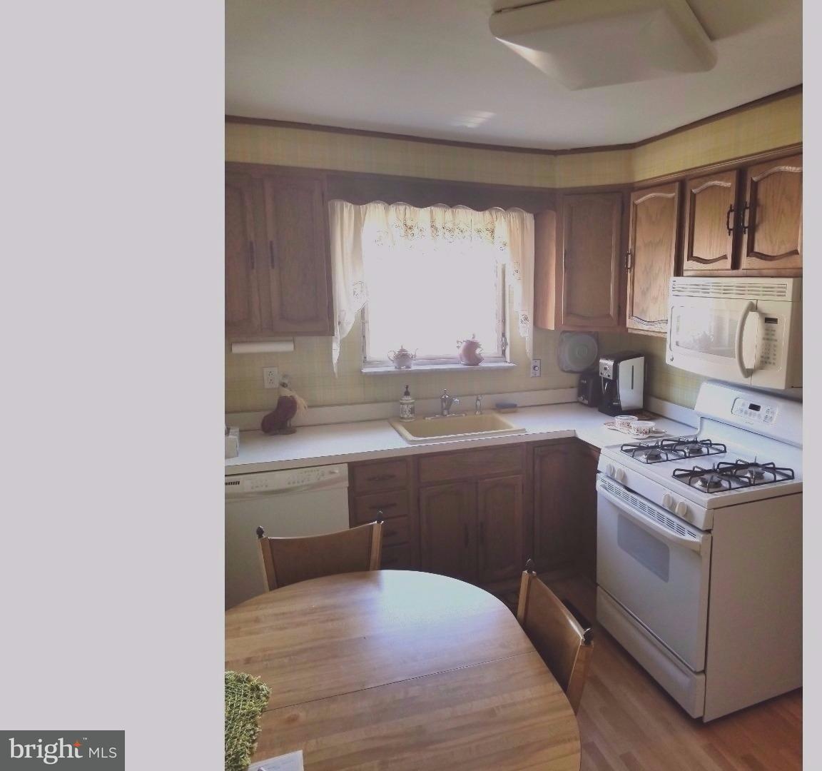 815 Laurel Road Yeadon, PA 19050 - Photo 6 of 21 Kitchen
