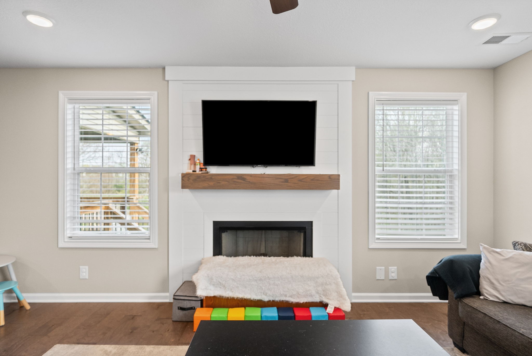 1084 Barnhill Road Clarksville, TN 37043 - Photo 9 of 38