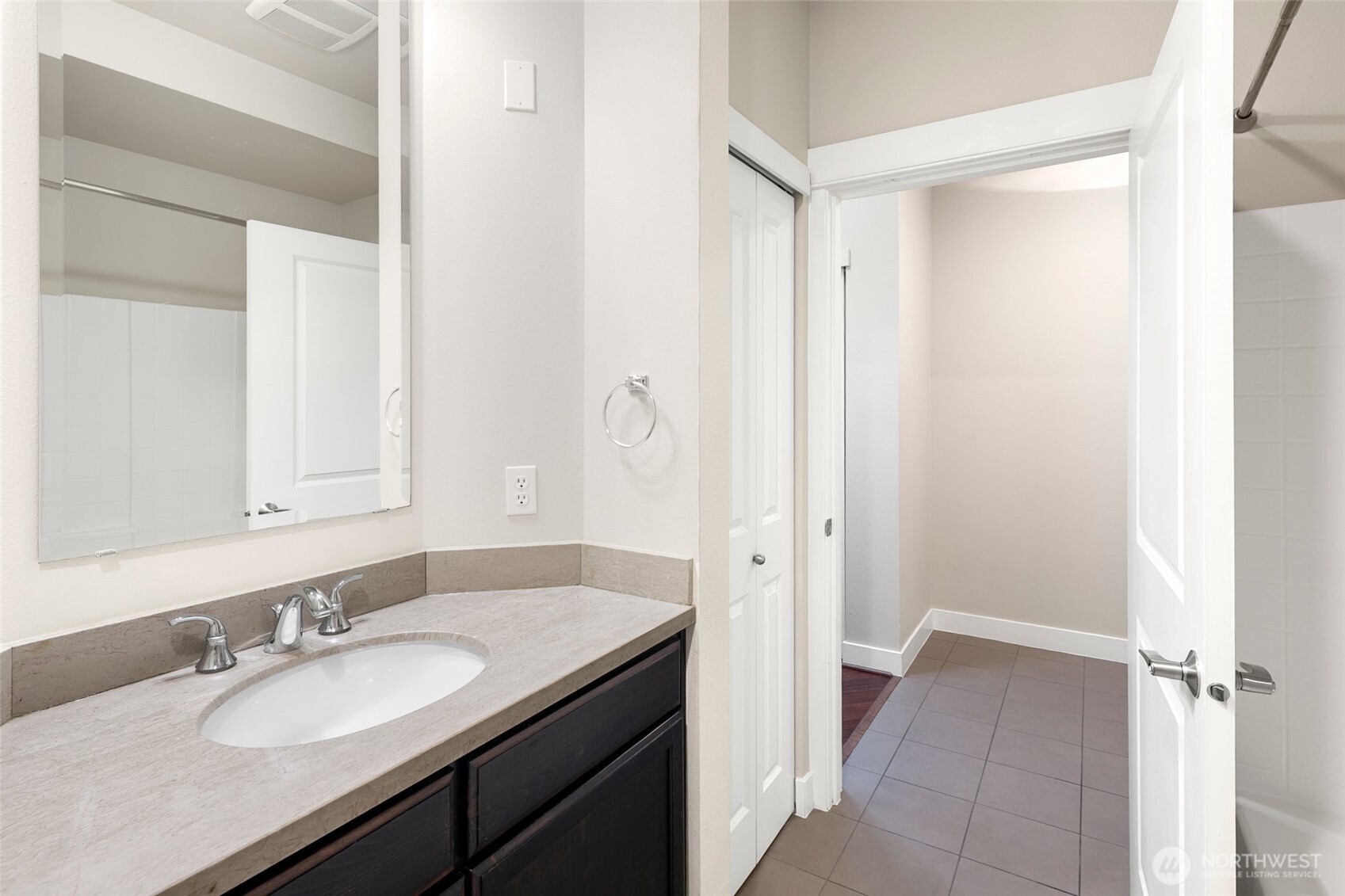 15730 116th Avenue Northeast, Unit 405 Bothell, WA 98011 - Photo 18 of 31