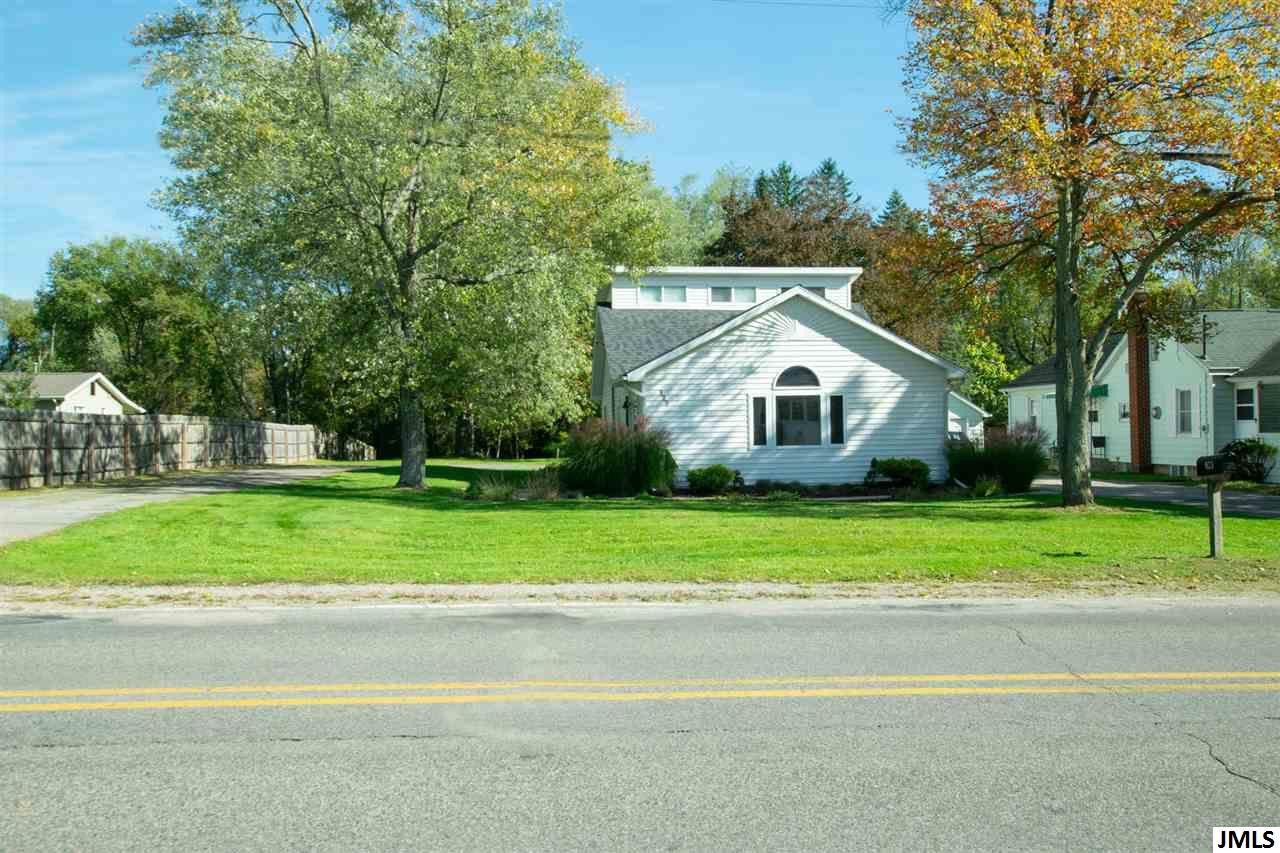 923 South Sutton Road Jackson, MI 49203 - Photo 1 of 31 Photo 1