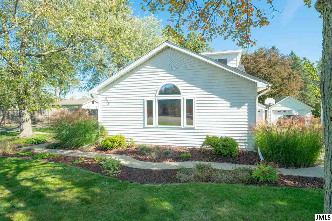 923 South Sutton Road Jackson, MI 49203 - Photo 3 of 31 Photo 3